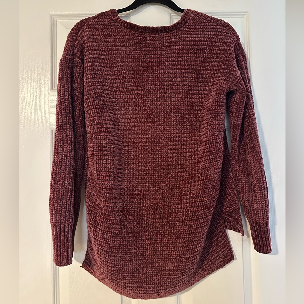 Knit High-Low Sweater - Picture 2 of 2